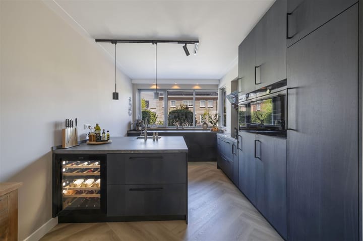 Foto 14 van van den Broekestraat 14