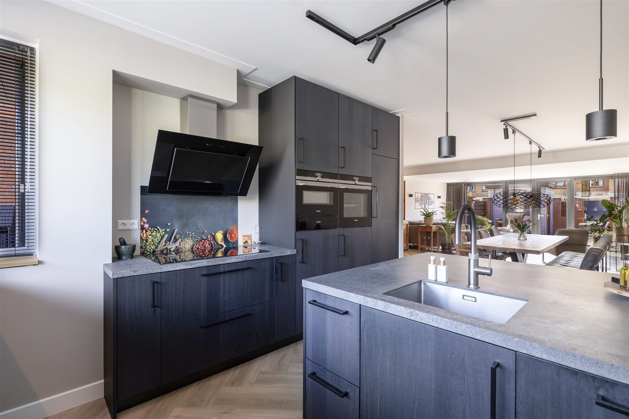 Foto 15 van van den Broekestraat 14