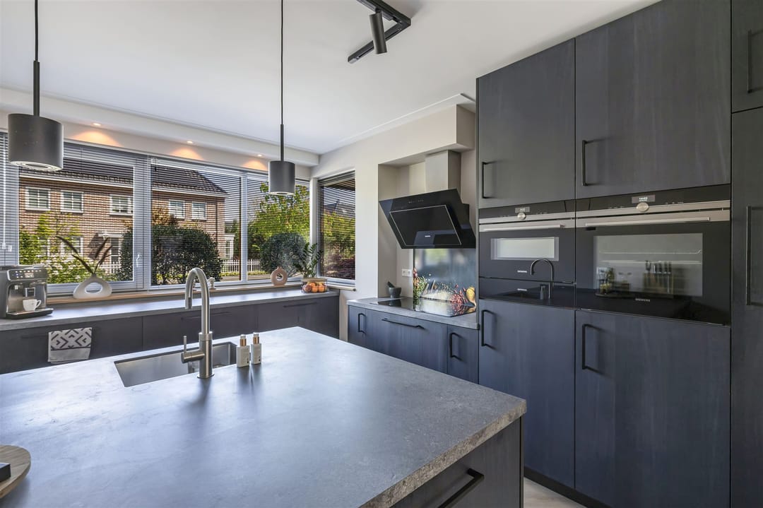 Foto 17 van van den Broekestraat 14