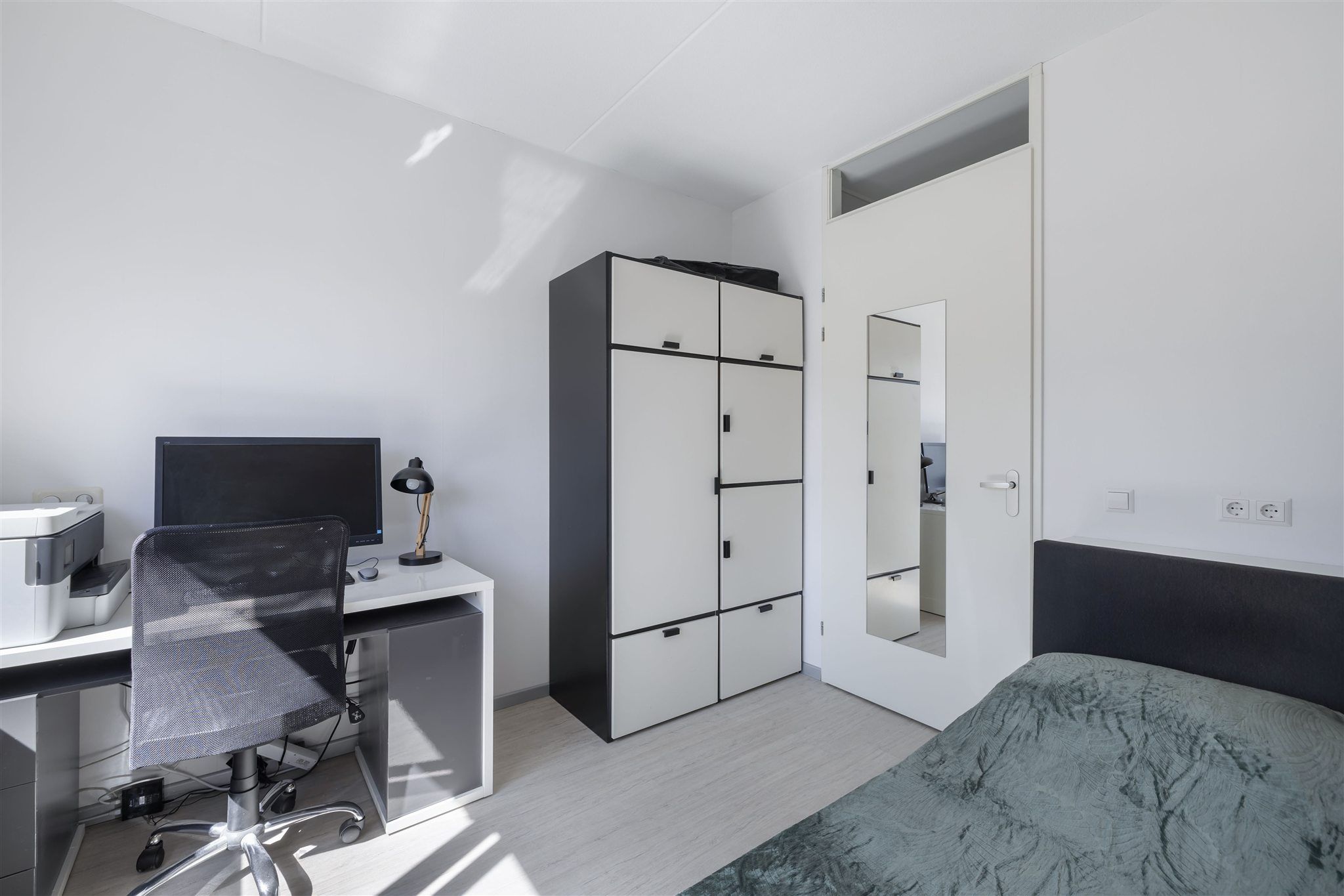 Foto 30 van van den Broekestraat 14