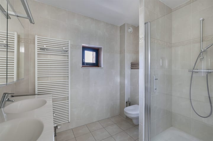 Foto 33 van van den Broekestraat 14