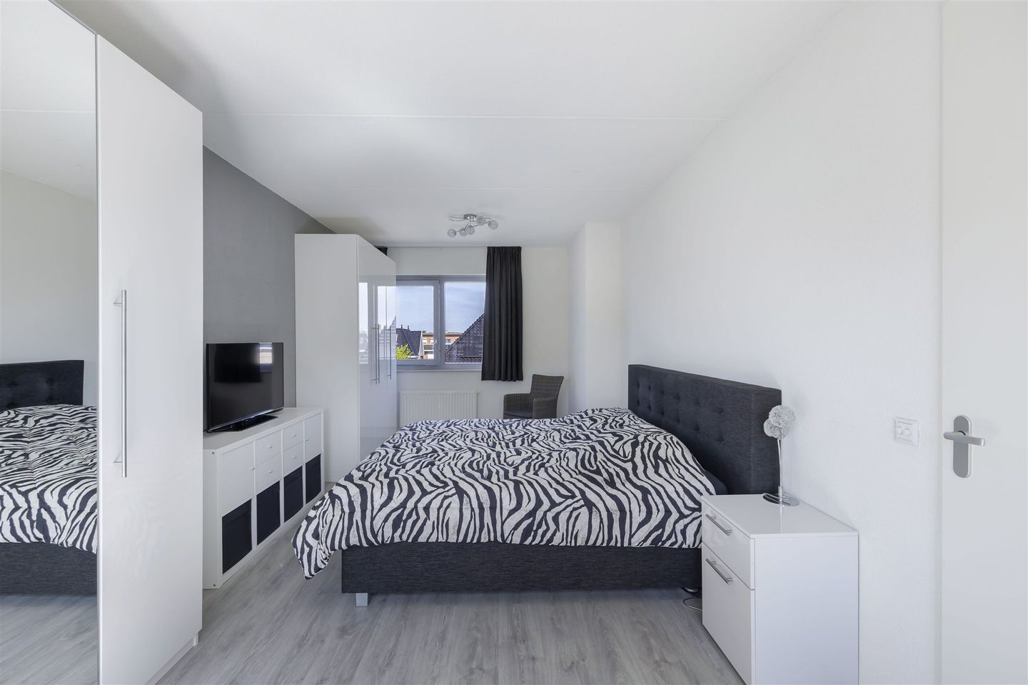 Foto 40 van van den Broekestraat 14