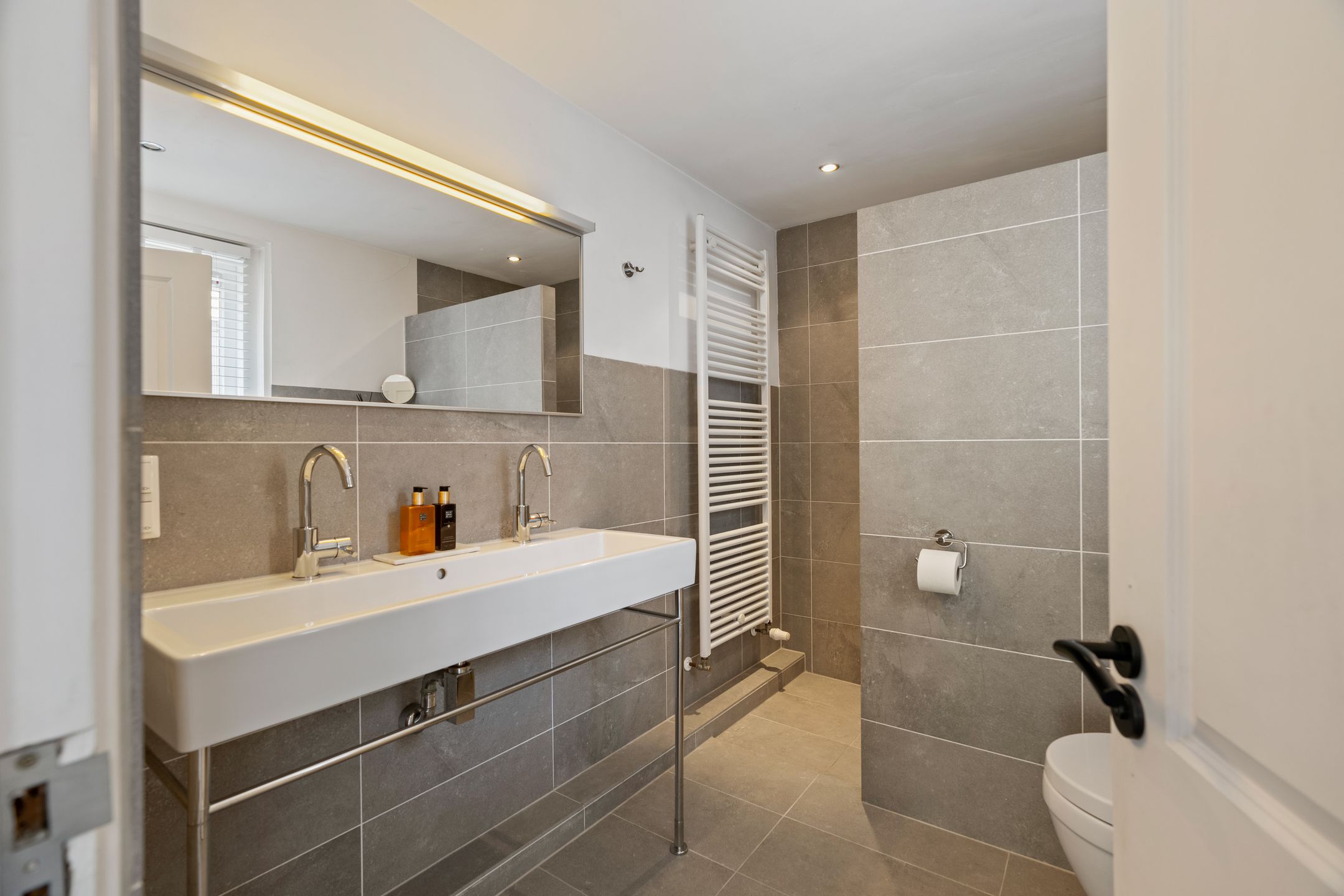 Photo 15 of Zeestraat 8