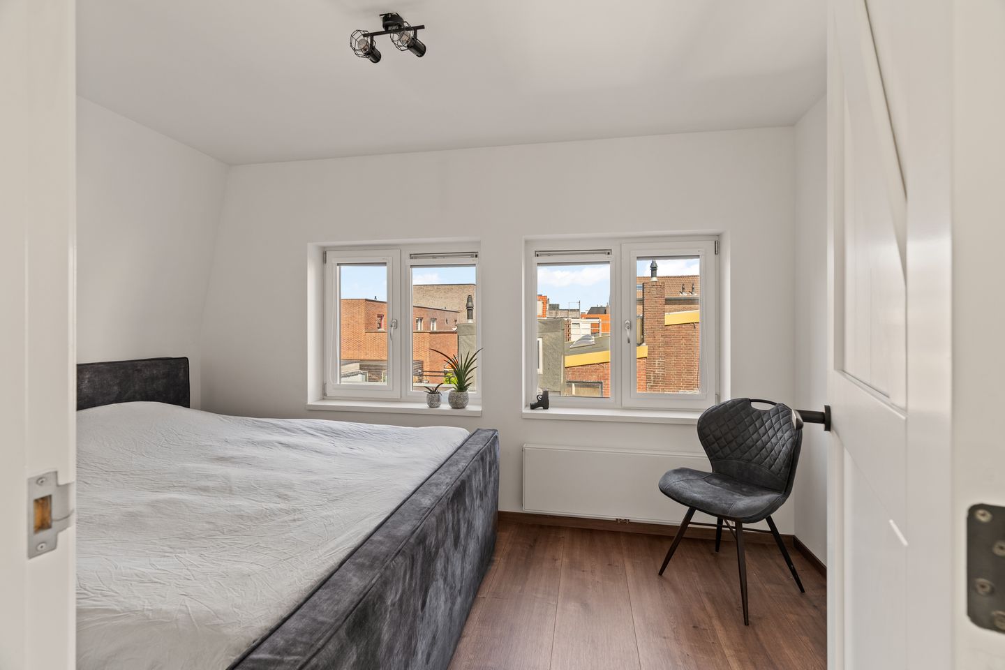 Photo 20 of Zeestraat 8