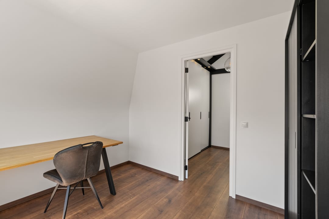 Photo 23 of Zeestraat 8