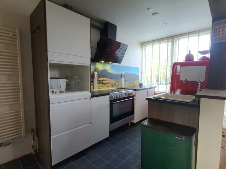 Foto 9 van Middenweg 152-A