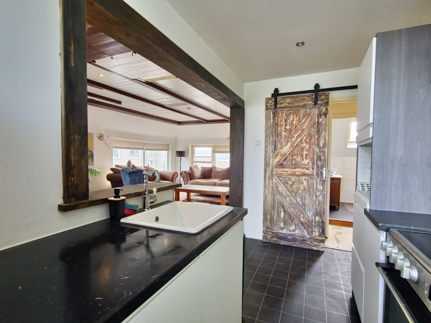 Foto 10 van Middenweg 152-A