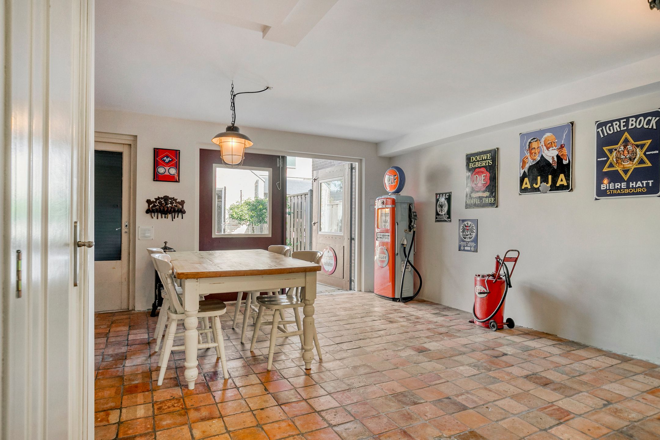 Photo 6 of Hugo van Voorneweg 58