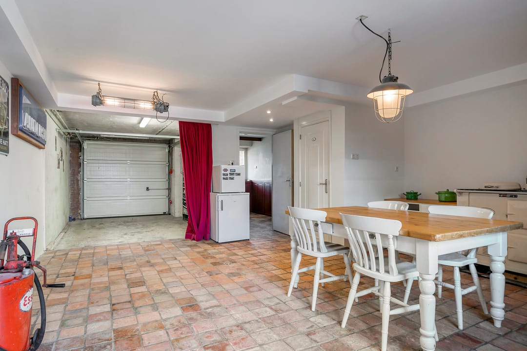 Photo 7 of Hugo van Voorneweg 58