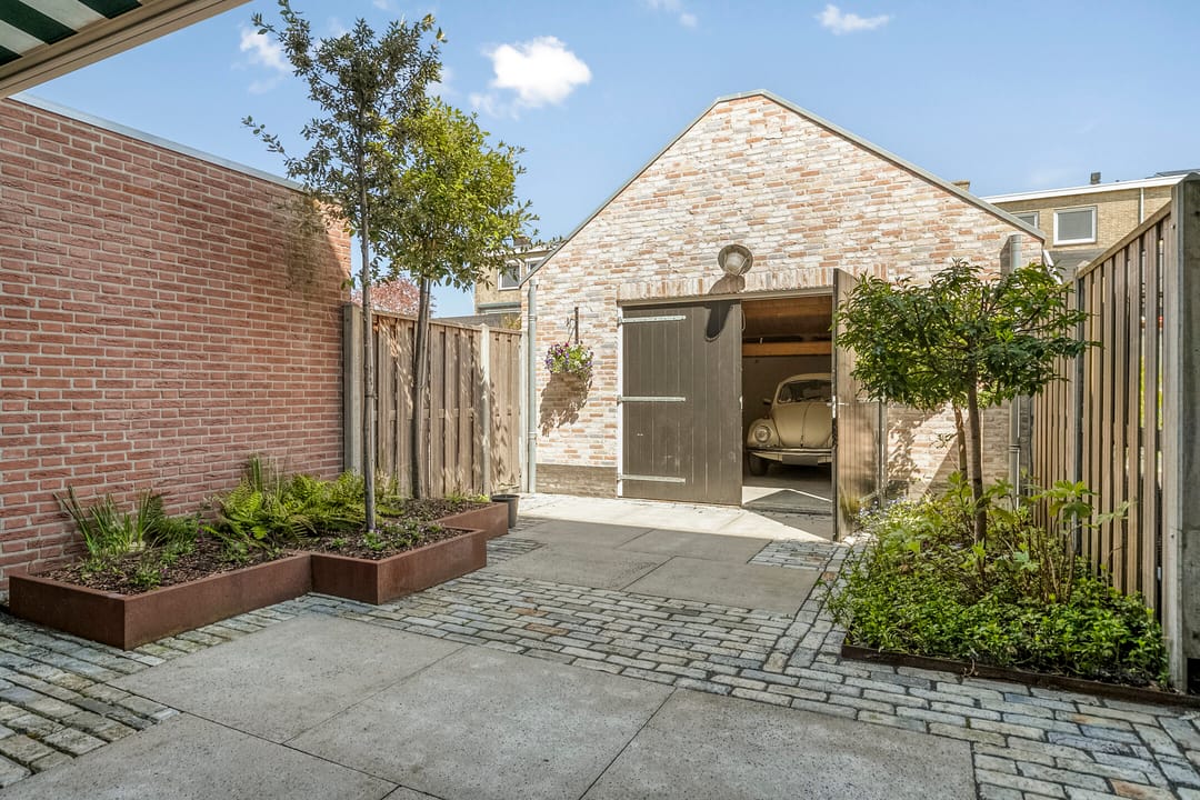 Photo 2 of Hugo van Voorneweg 58