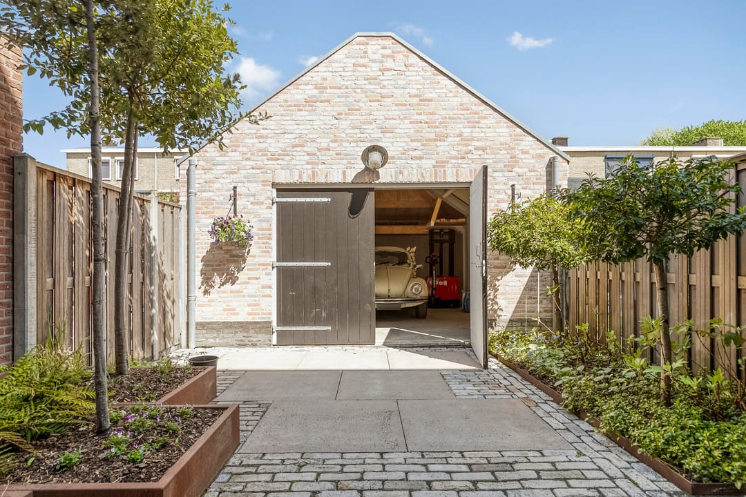 Photo 13 of Hugo van Voorneweg 58