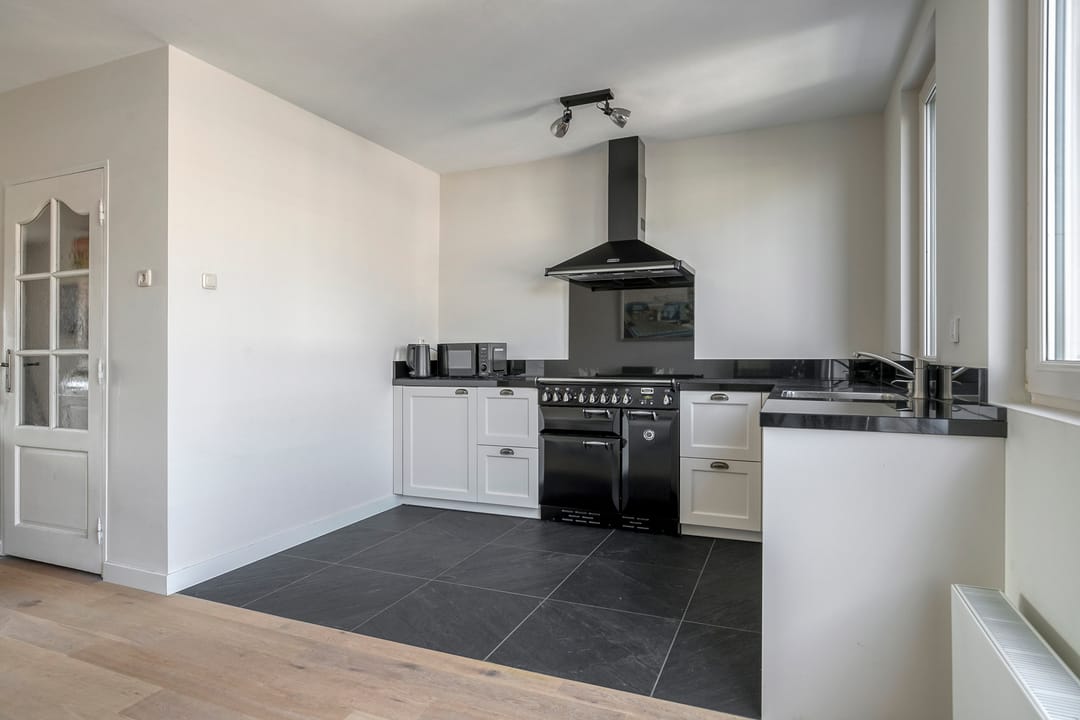 Photo 22 of Hugo van Voorneweg 58