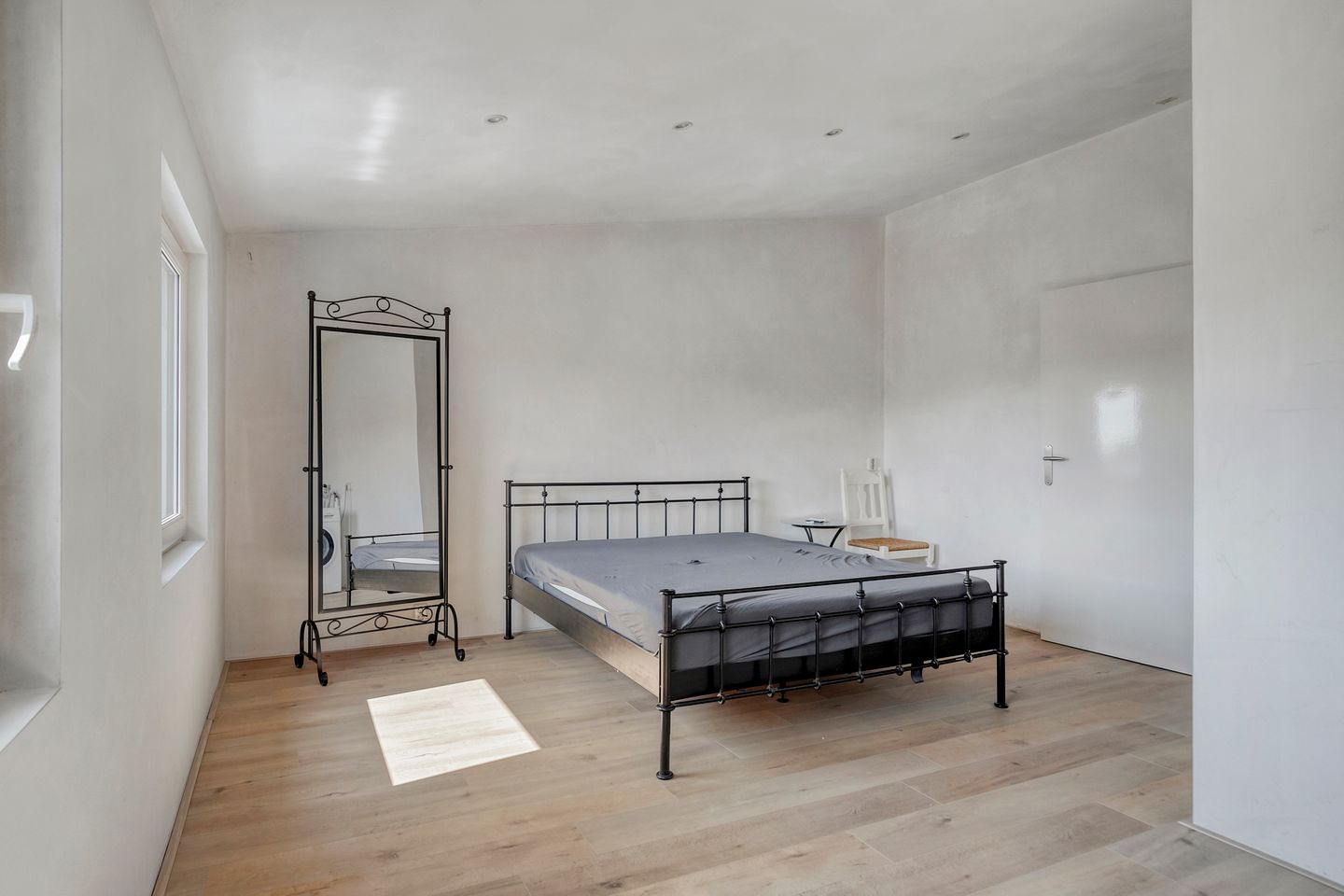 Photo 34 of Hugo van Voorneweg 58