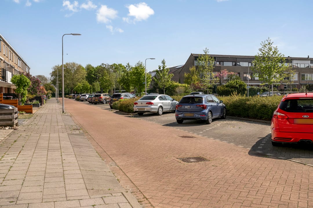 Photo 38 of Hugo van Voorneweg 58