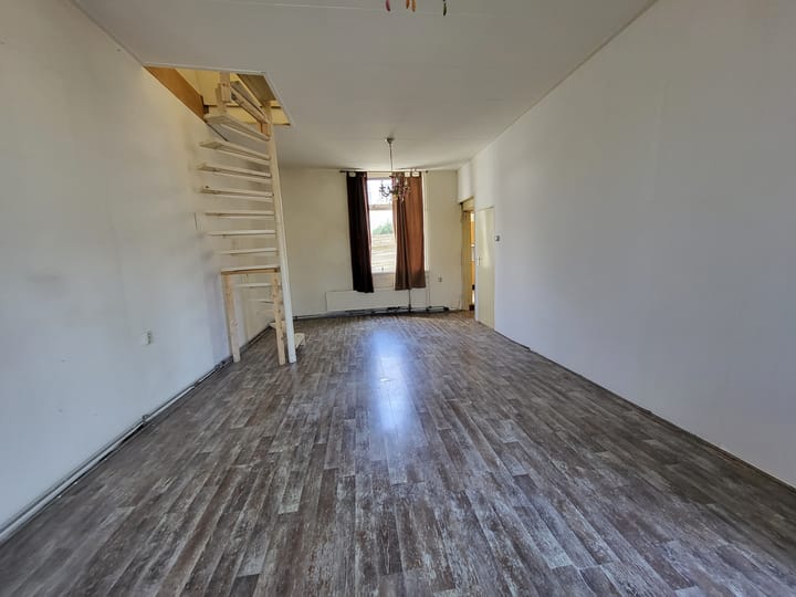 Photo 4 of Overschiesestraat 64