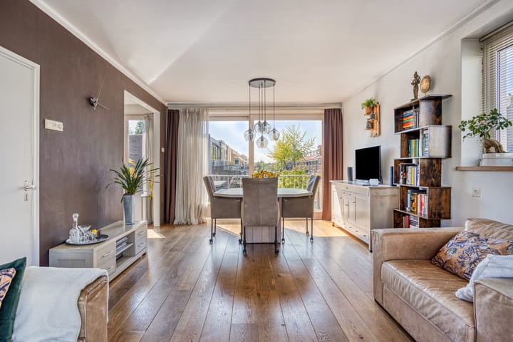 Foto 16 van van Hogendorplaan 16