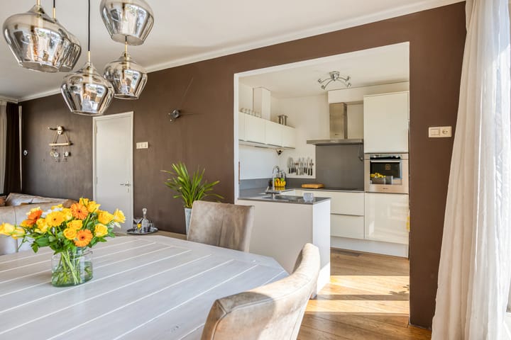 Foto 19 van van Hogendorplaan 16