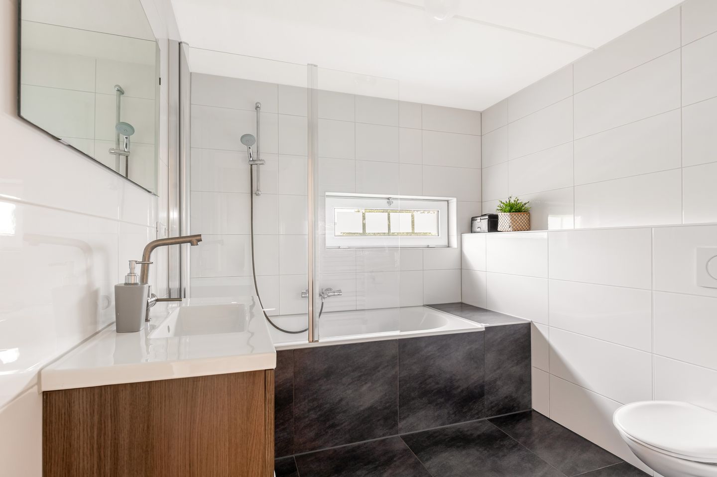 Photo 19 of Spakenburglaan 43