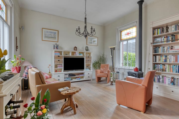 Foto 13 van Straatweg 10