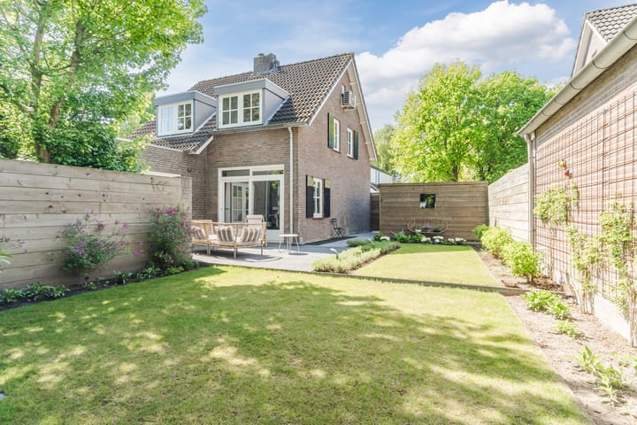 Foto 29 van Dokter Lobachlaan 4