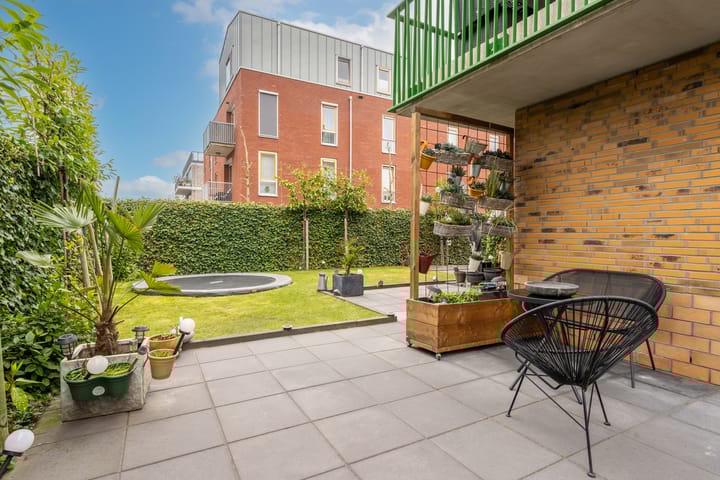 Photo 24 of Zwedenstraat 43