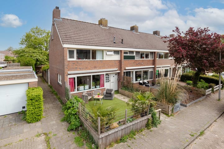 Leliestraat 1
