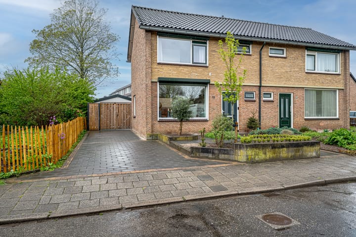 Foto 1 van Massenweg 12