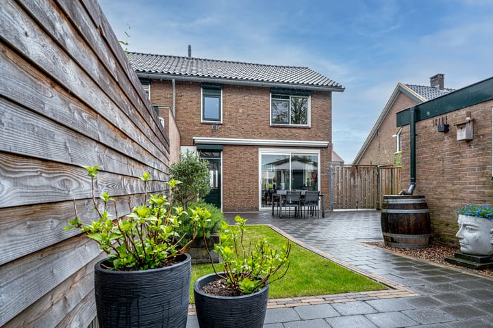 Foto 2 van Massenweg 12