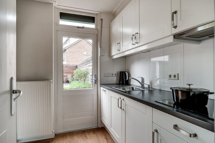 Foto 21 van Massenweg 12