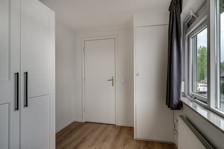 Foto 35 van Massenweg 12