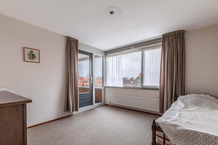 Foto 10 van Raadhuisplein 35