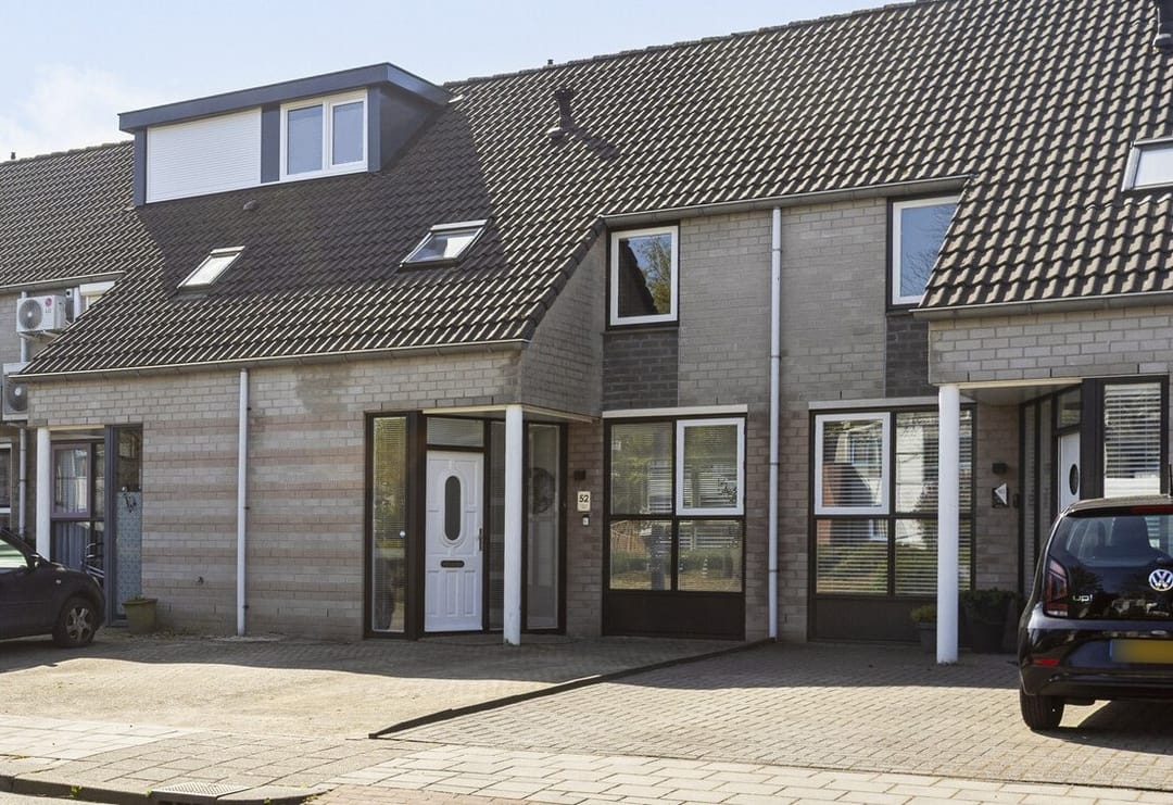 Photo 1 of Burgemeester van Lokvenstraat 52