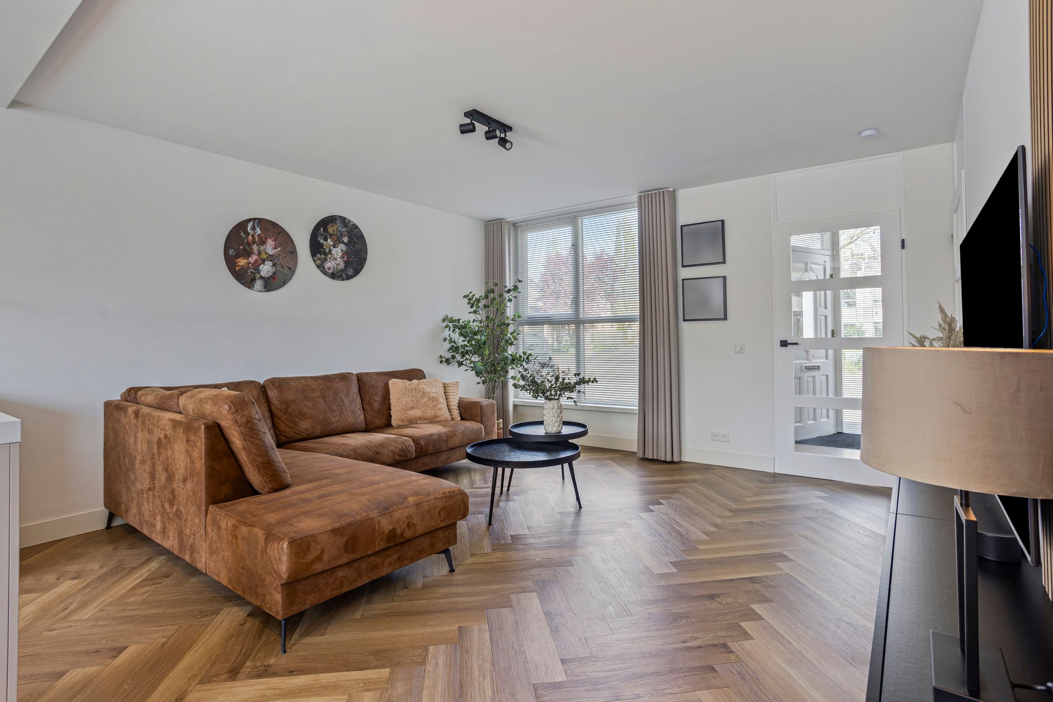 Photo 6 of Burgemeester van Lokvenstraat 52