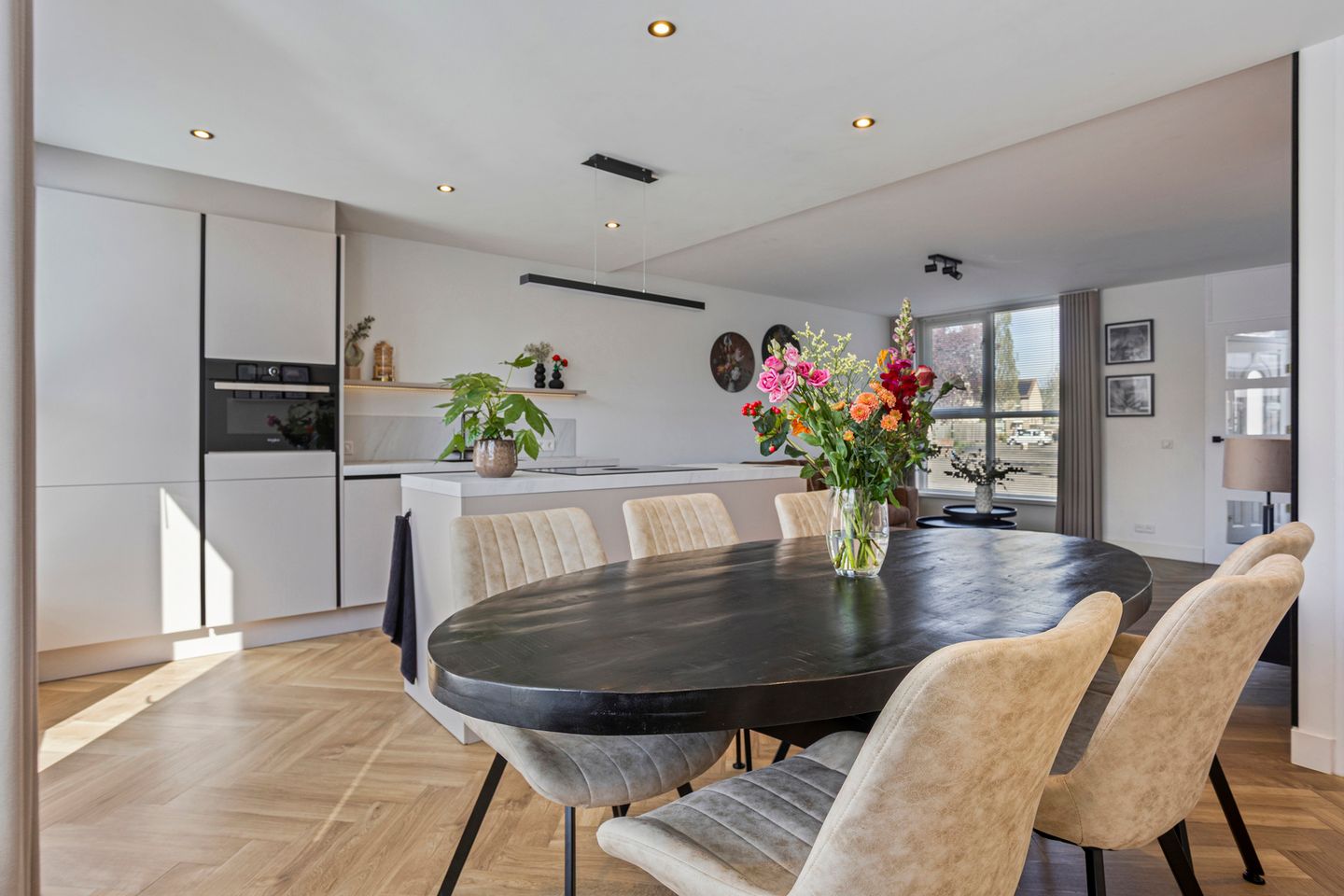 Photo 10 of Burgemeester van Lokvenstraat 52