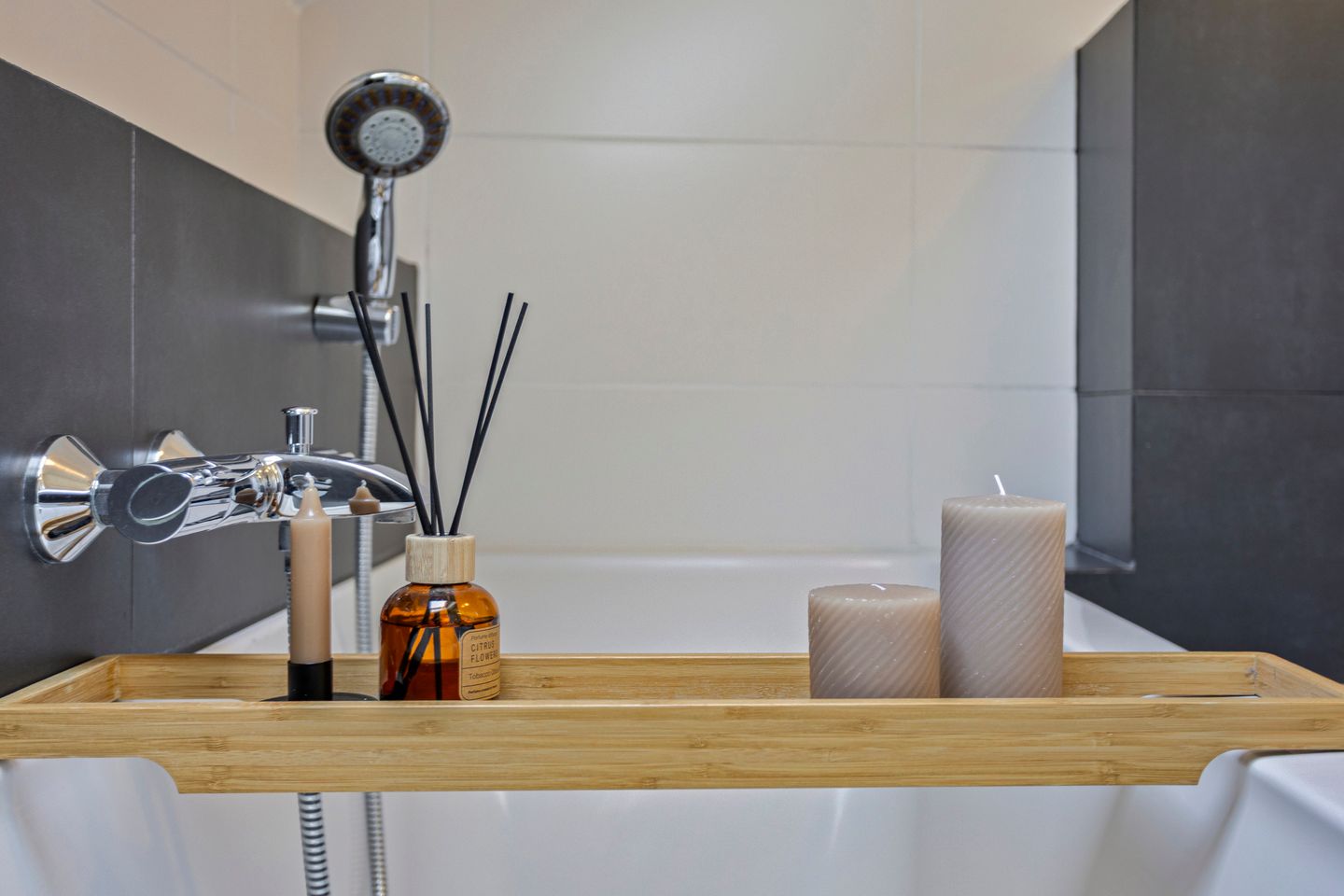 Photo 25 of Burgemeester van Lokvenstraat 52