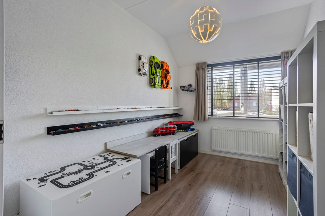 Photo 26 of Burgemeester van Lokvenstraat 52