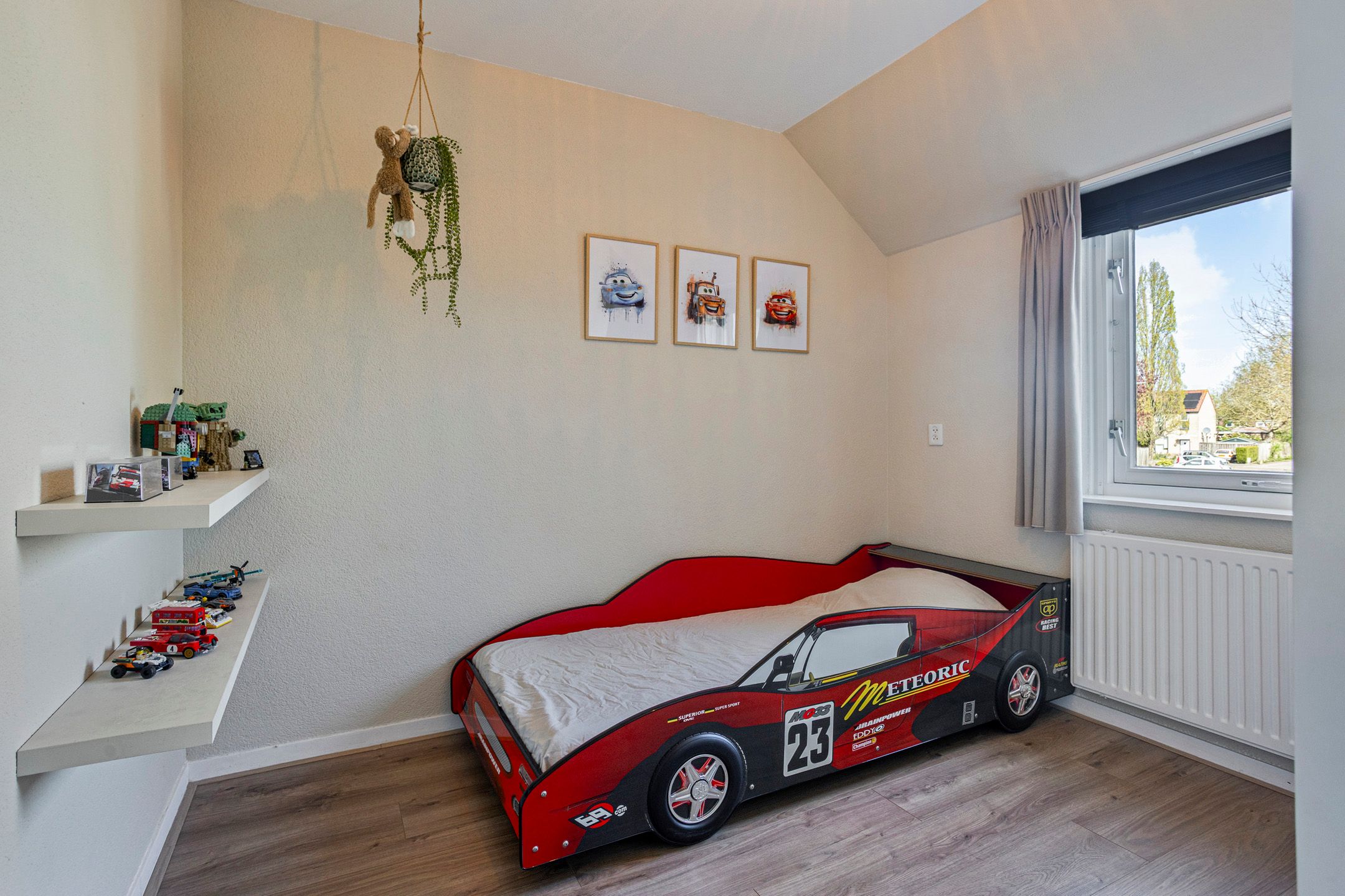 Photo 27 of Burgemeester van Lokvenstraat 52