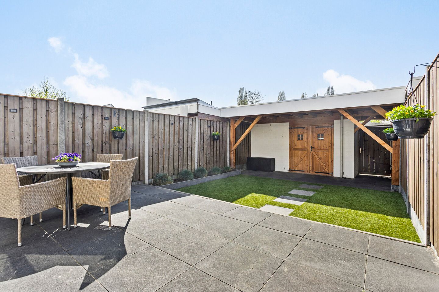 Photo 35 of Burgemeester van Lokvenstraat 52