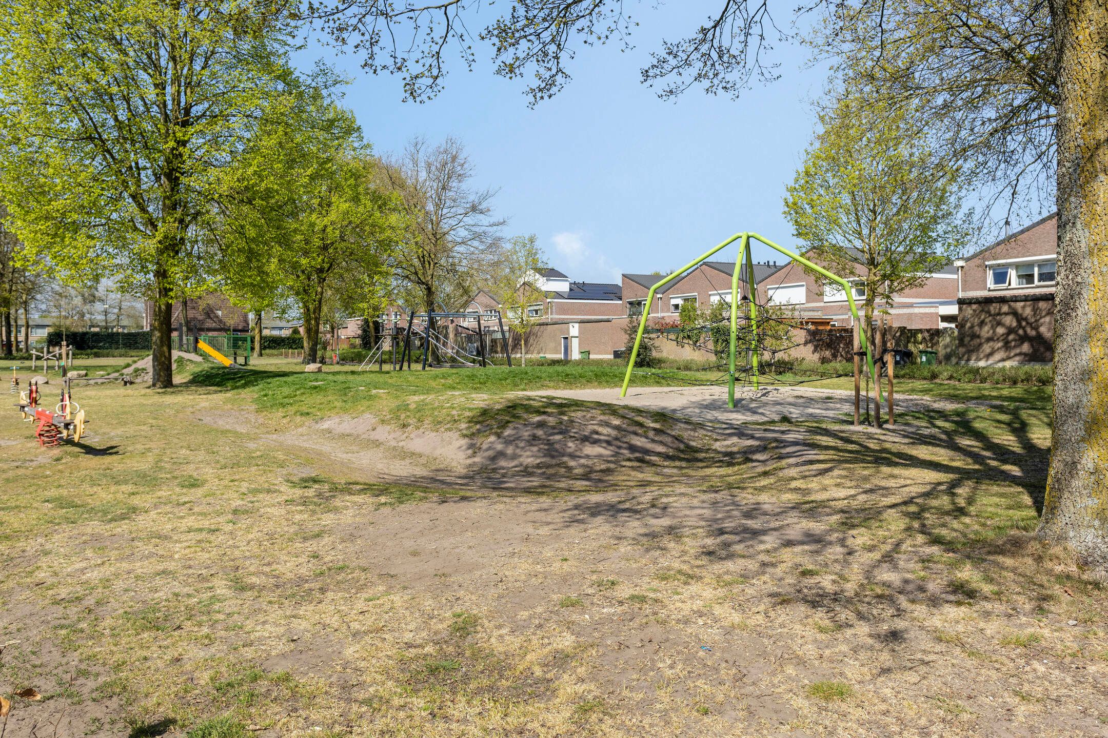 Photo 39 of Burgemeester van Lokvenstraat 52