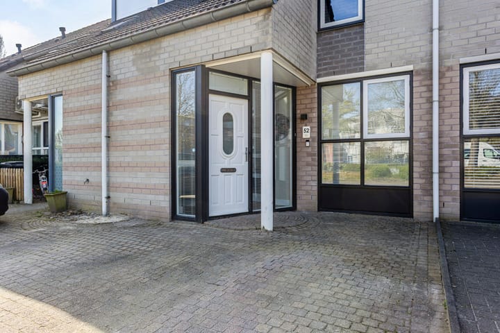 Foto 41 van Burgemeester van Lokvenstraat 52