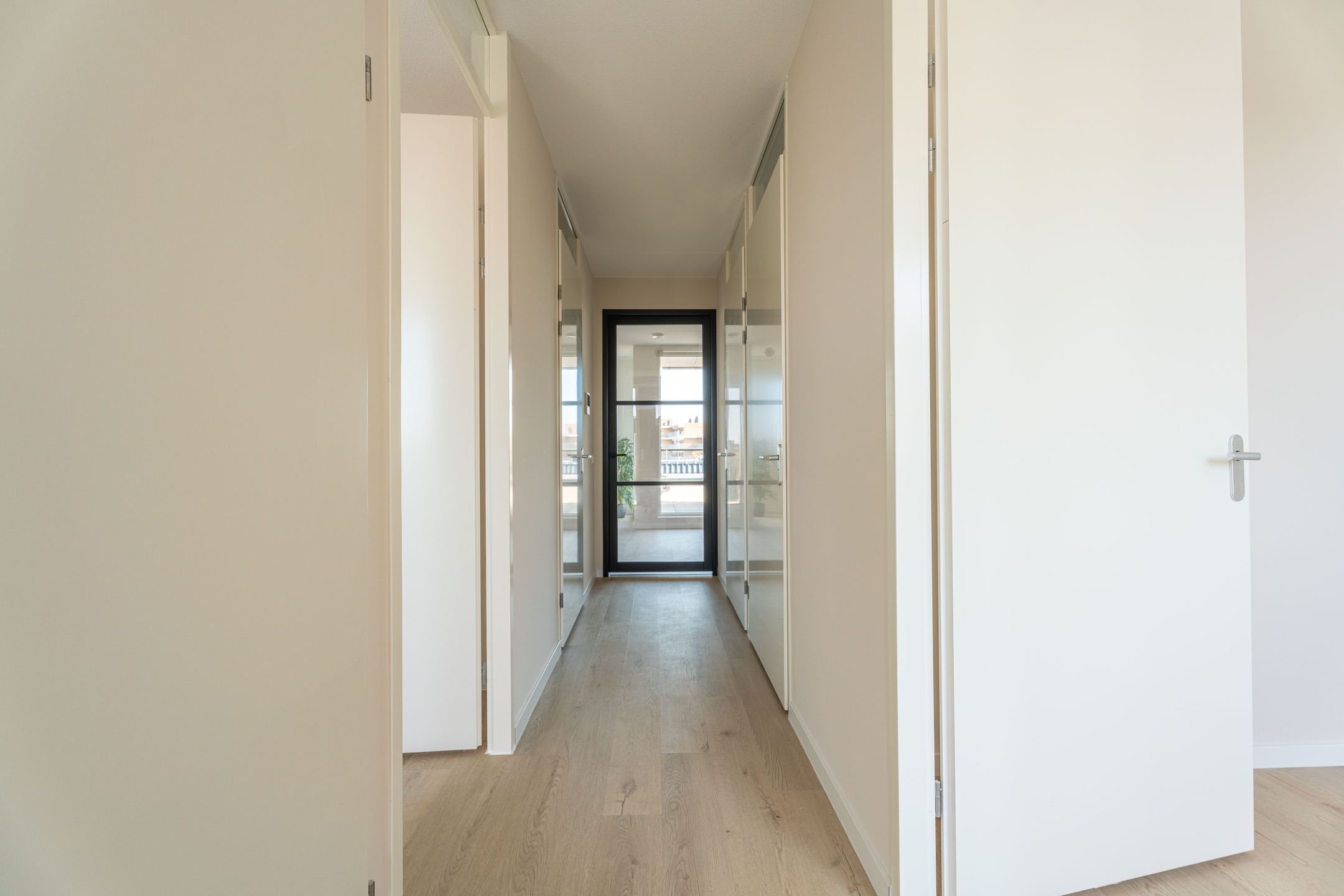 Foto 15 van E.E. van der Laanstraat 50