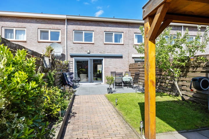 Foto 25 van Niek Engelschmanstraat 3