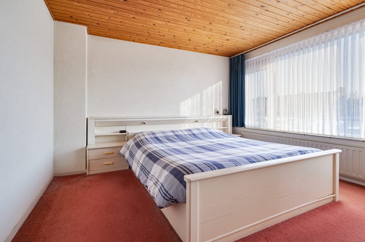 Foto 15 van Azaleastraat 43