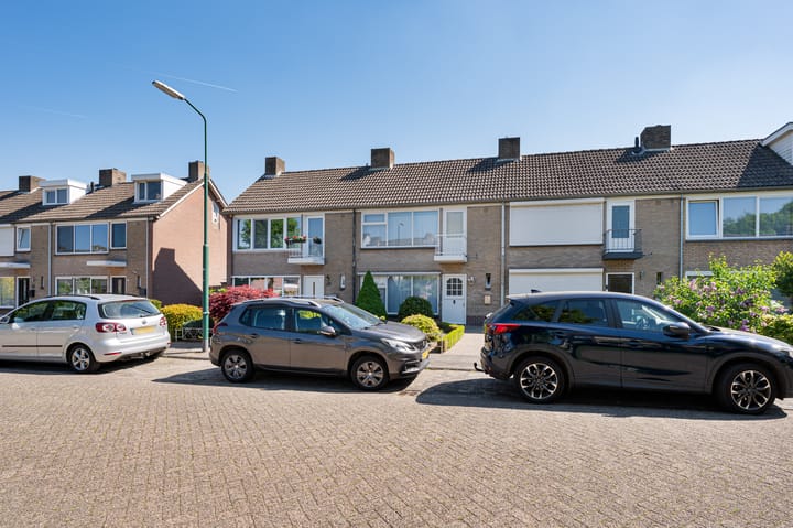 Foto 25 van Azaleastraat 43