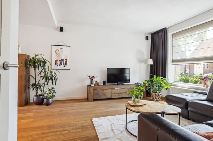 Photo 2 of Meester Schrauwenstraat 12