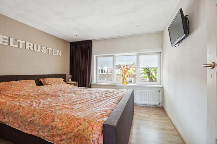 Photo 15 of Meester Schrauwenstraat 12