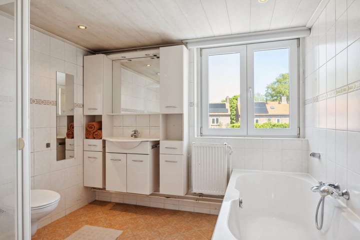 Photo 19 of Meester Schrauwenstraat 12