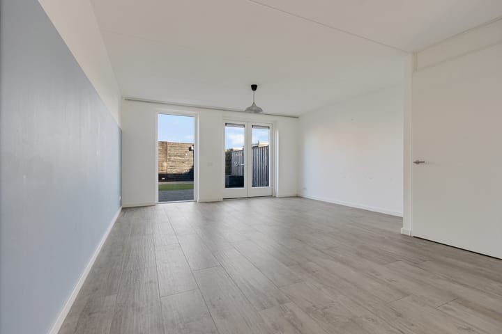 Foto 2 van Domela Nieuwenhuisweg 25