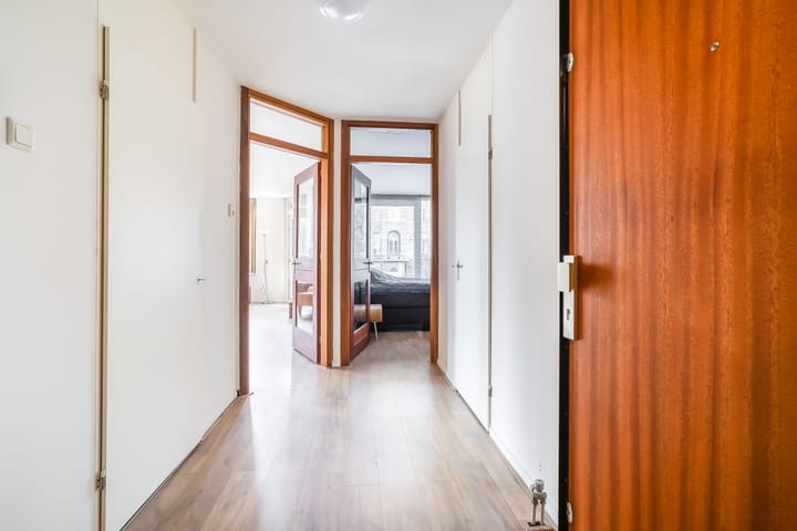 Foto 2 van Johan van Oldenbarneveltlaan 23-C