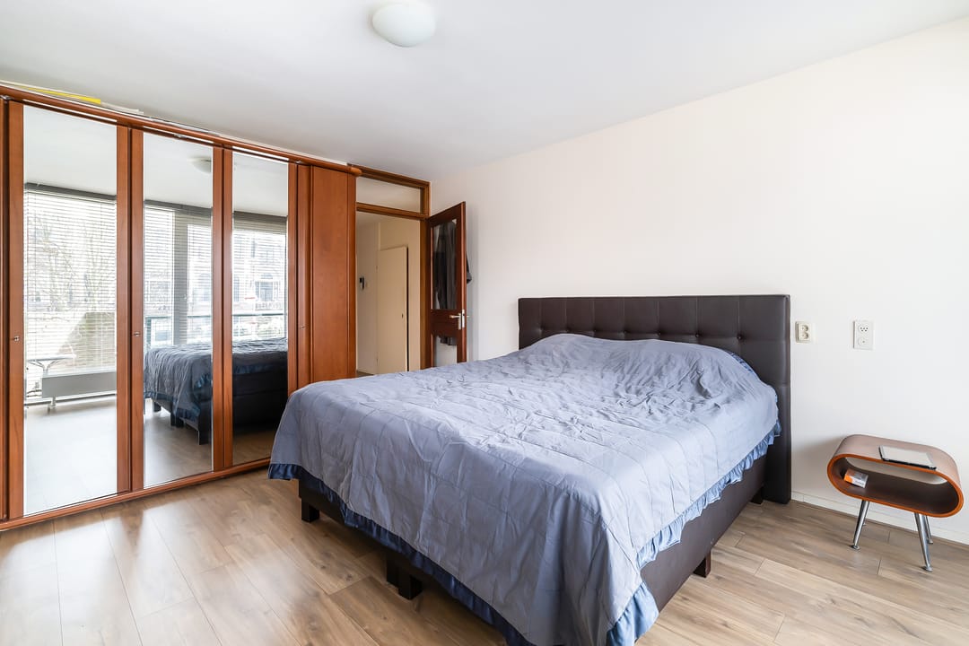 Photo 11 of Johan van Oldenbarneveltlaan 23-C